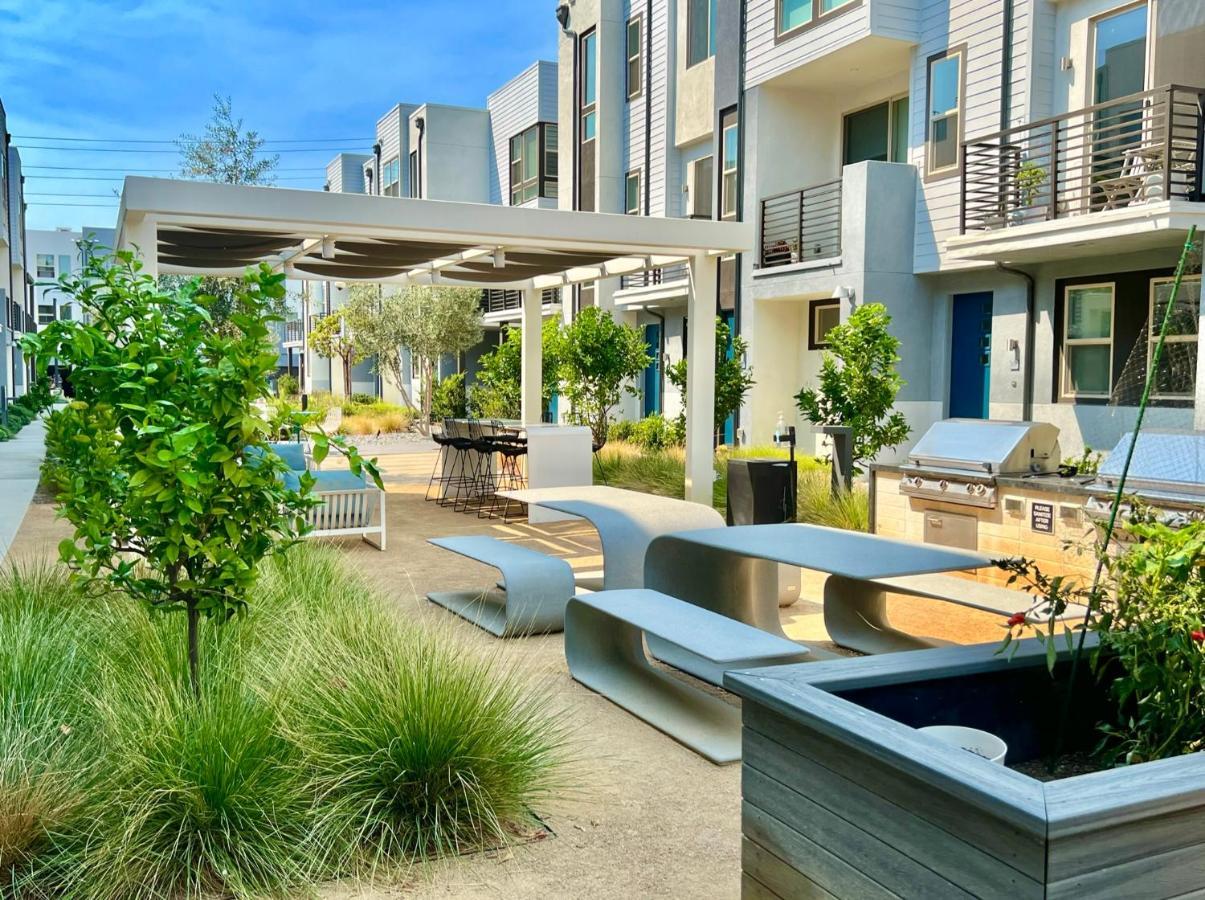 Casa Dolce Vita - Luxury Modern - Flexible Monthly Arrangements Available 30-night Minimum